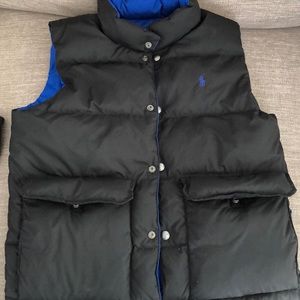 Puffet jacket, no sleeves for boys.